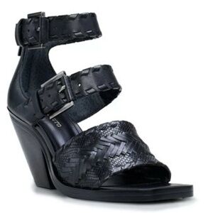 Vince Camuto Suraylin Sandal Color Black Snake Print Size 8.5